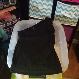 Off shoulder top all black does have a small hole